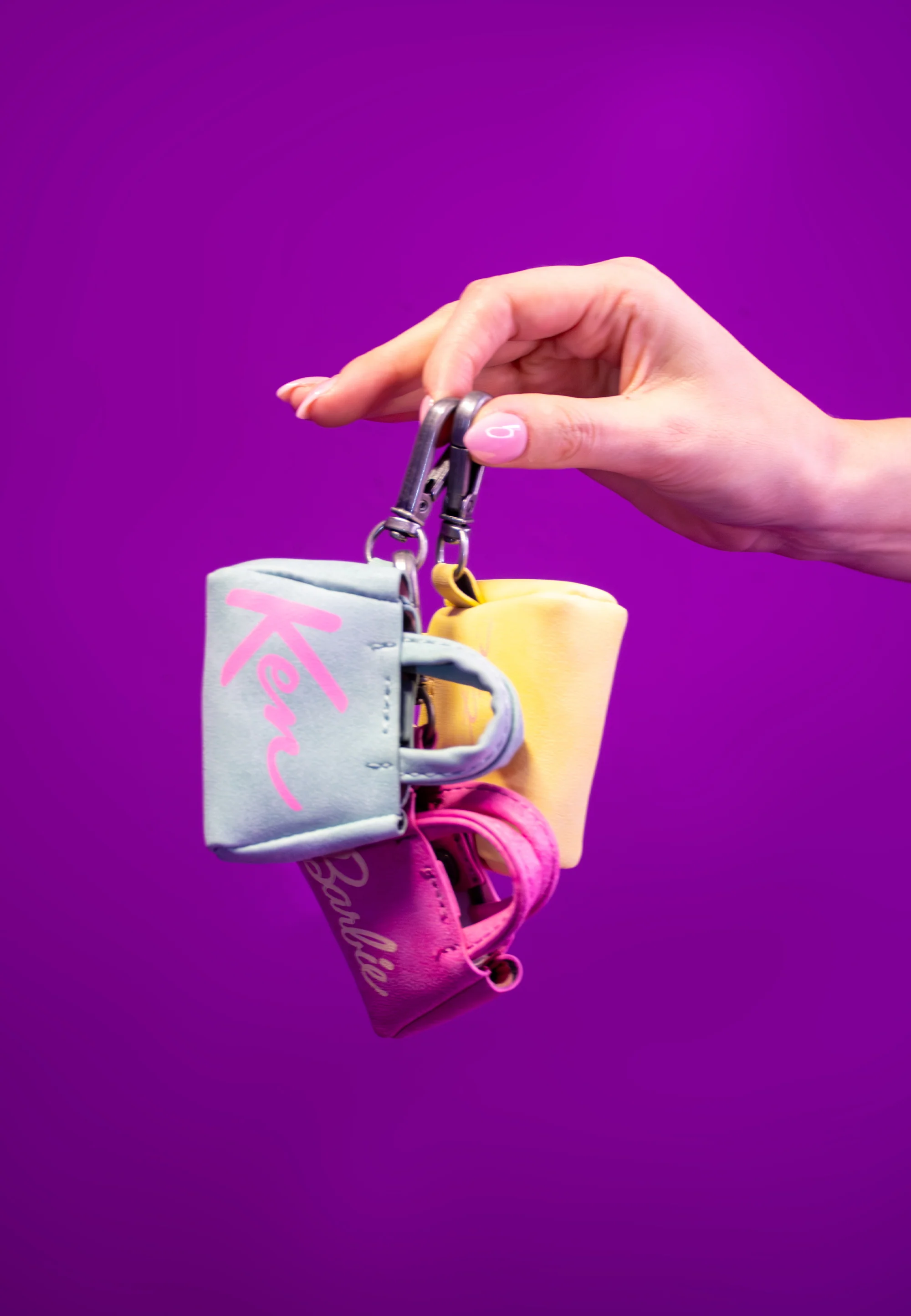 Izzy Mini Case | Limited Barbie - Image 25